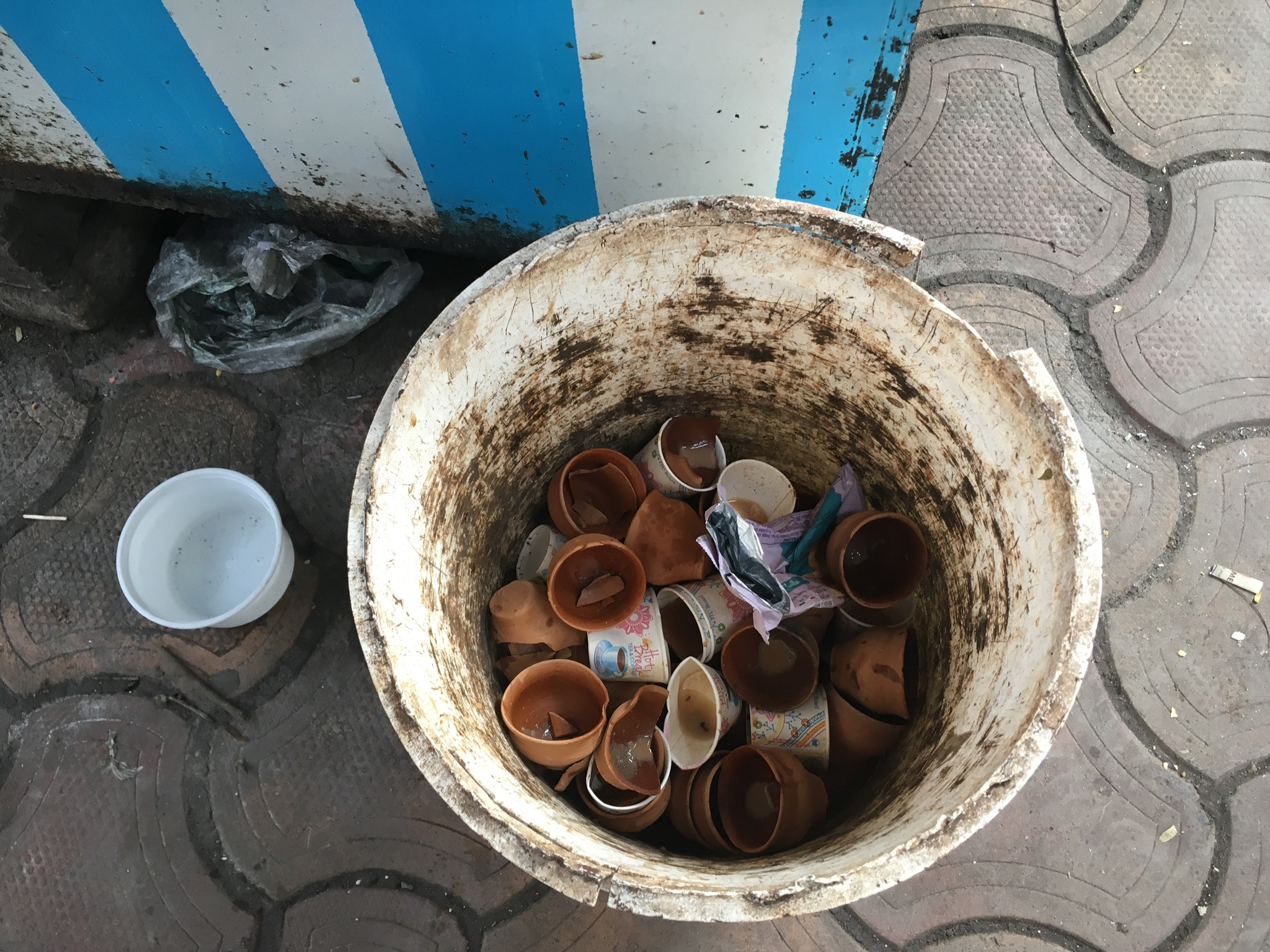 Chai trash bucket Chai trash bucket